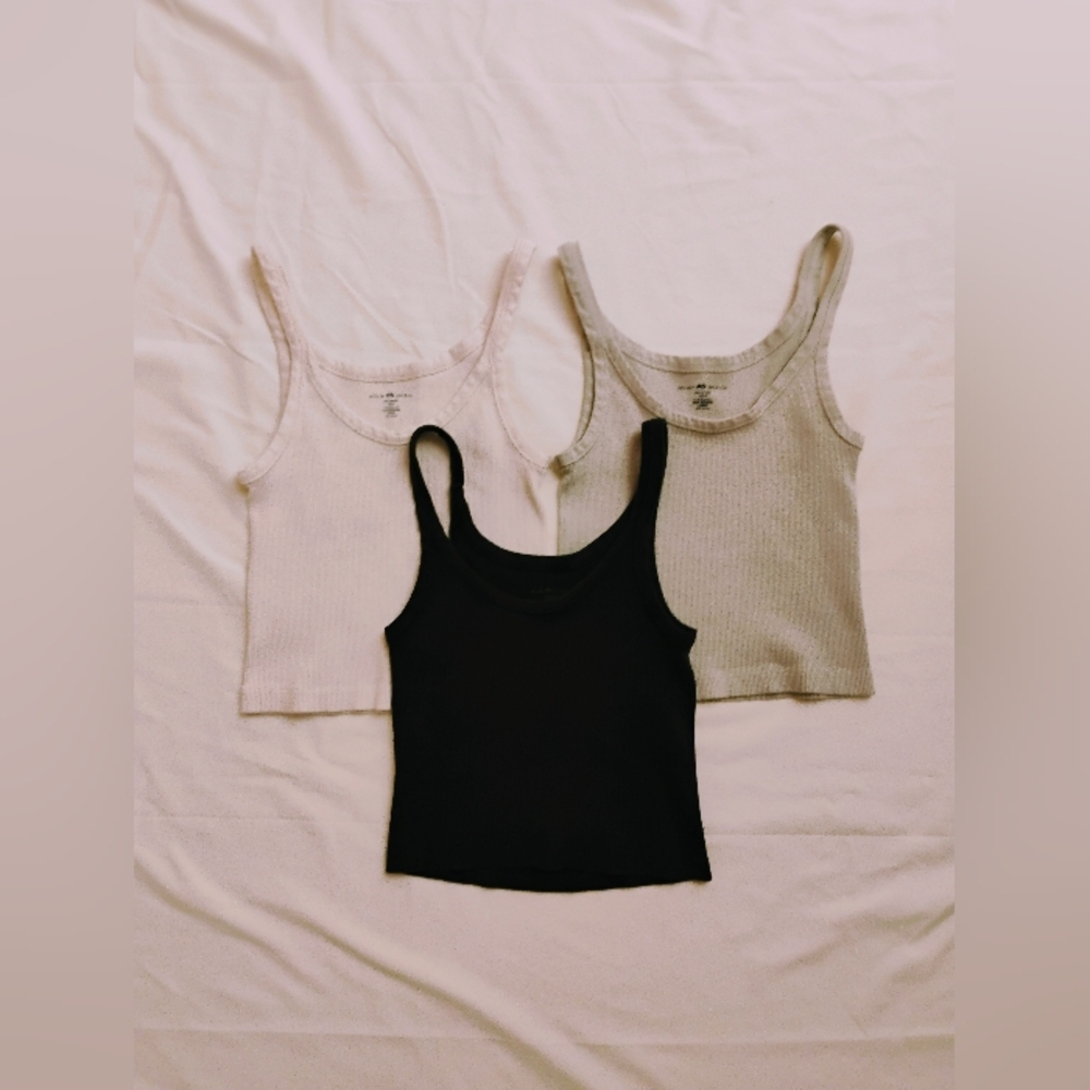Brandy Melville cropped ribbed tank tops, set of 3